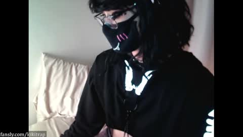 Kiki Trap online show from 9, 12, 2024