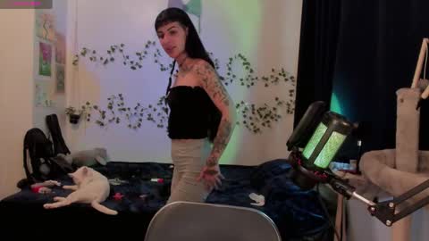 Bella online show from 4, 6, 2026