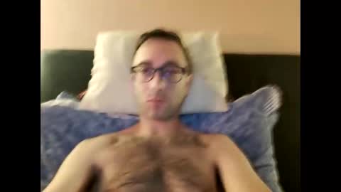 Snapshot of killua1993 chatting on 30, 4, 2026 kingstoned online show from 30, 4, 2026