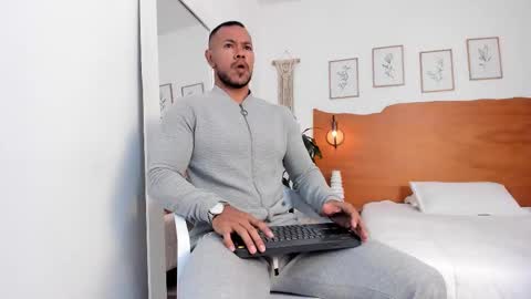 Kilua Muscle guy online show from 24, 3, 2026