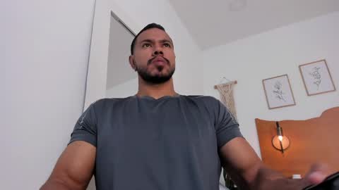 Kilua Muscle guy online show from 6, 6, 2026