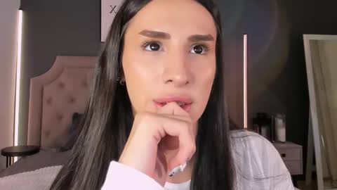 Kim Oberlin online show from 10, 11, 2025