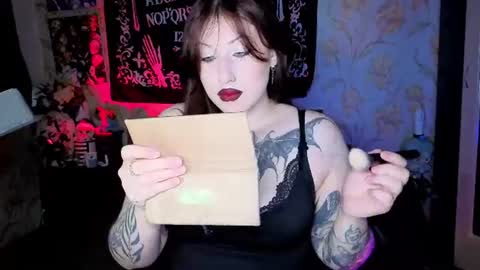 Hi Im Kimberly but u can call me Kim. Turn on ur sound i love to talk and moan online show from 18, 6, 2026