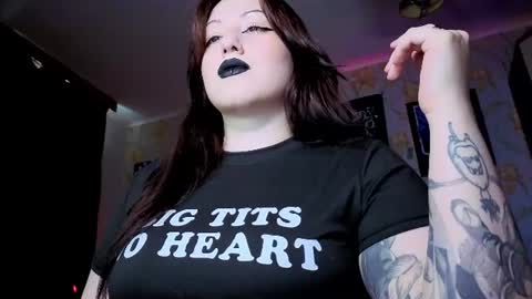 Hi Im Kimberly but u can call me Kim. Turn on ur sound i love to talk and moan online show from 4, 7, 2026