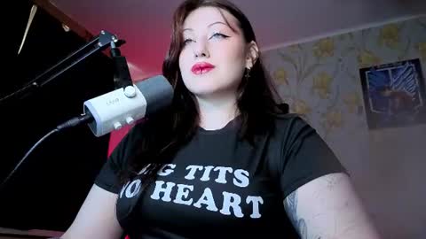Hi Im Kimberly but u can call me Kim. Turn on ur sound i love to talk and moan online show from 17, 7, 2026
