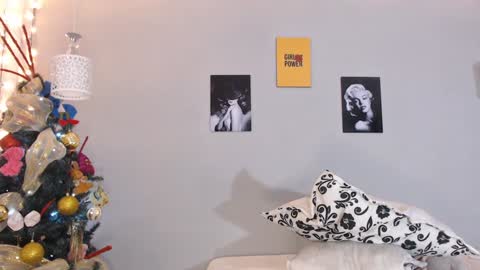 Kim  Yuk online show from 19, 12, 2024