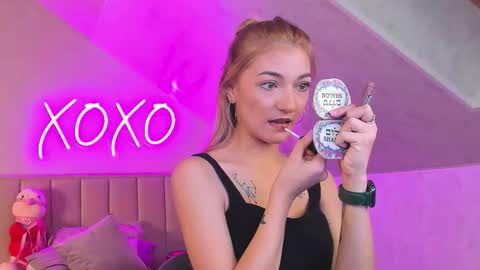 kimberlly_smith online show from 19, 11, 2025