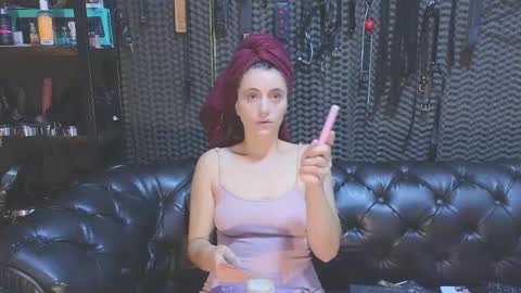  KIMBERLY SWAN  online show from 30, 1, 2025