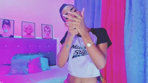 Your Queen KIM online show from 26, 1, 2025