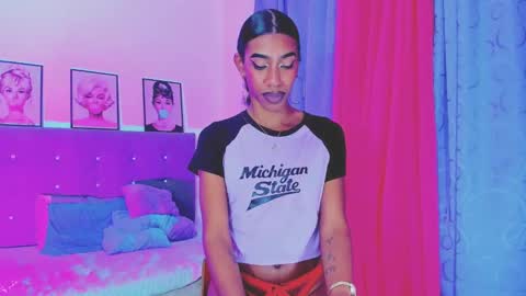 Your Queen KIM online show from 28, 1, 2025