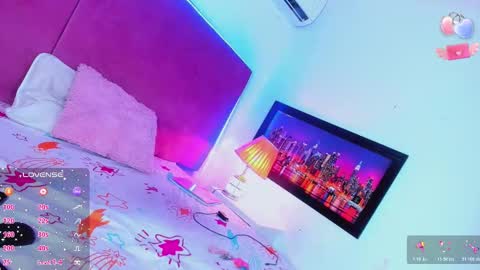 Your Queen KIM online show from 6, 11, 2025