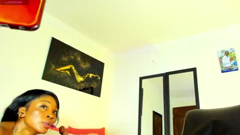 Snapshot of kimberlybanks2 chatting on 12, 6, 2026 Kimberly Banks online show from 12, 6, 2026