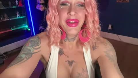Snapshot of kimberlynnhaven chatting on 1, 1, 2025 Kimber Haven online show from 1, 1, 2025