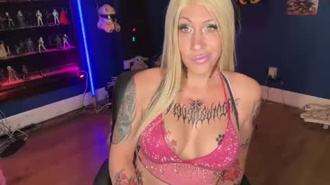 Snapshot of kimberlynnhaven chatting on 5, 11, 2025 Kimber Haven online show from 5, 11, 2025