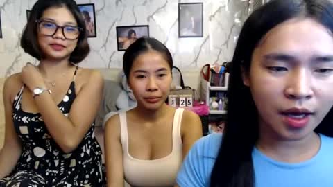 kimchuueee online show from 25, 6, 2026