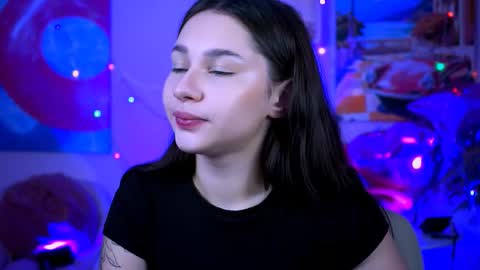 kimclarks online show from 20, 9, 2025