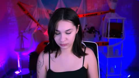 kimclarks online show from 30, 10, 2025