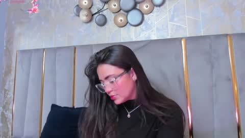 Snapshot of kimdevinne chatting on 28, 2, 2025 KIM online show from 28, 2, 2025