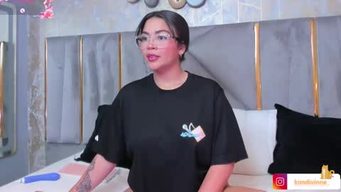 Snapshot of kimdevinne chatting on 5, 3, 2025 KIM online show from 5, 3, 2025