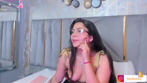 Snapshot of kimdevinne chatting on 12, 3, 2025 KIM online show from 12, 3, 2025