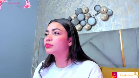 Snapshot of kimdevinne chatting on 5, 11, 2025 KIM online show from 5, 11, 2025