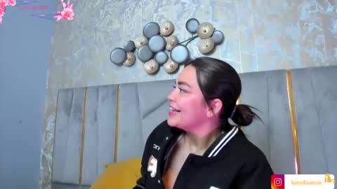 Snapshot of kimdevinne chatting on 6, 11, 2025 KIM online show from 6, 11, 2025