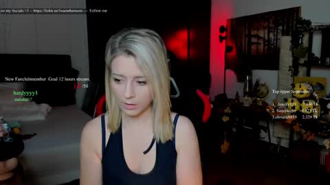 Wolfs Girl online show from 27, 9, 2025