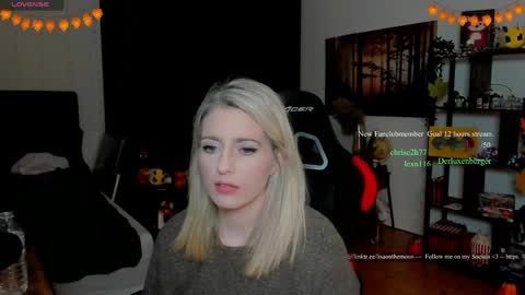 Wolfs Girl online show from 22, 11, 2025