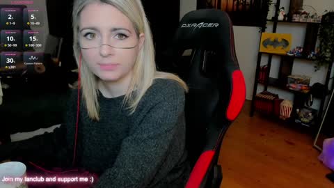 Wolfs Girl online show from 19, 12, 2025