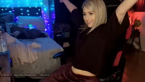 Wolfs Girl online show from 29, 4, 2026