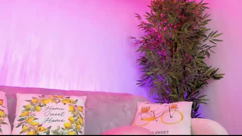 Natalie online show from 30, 9, 2025