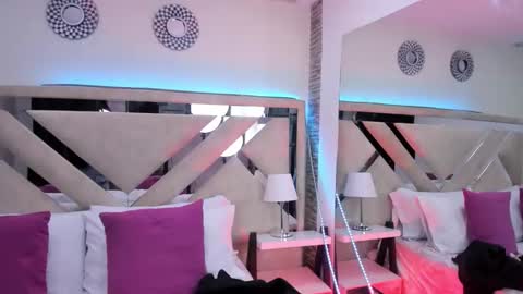 kimluna1 online show from 8, 4, 2026