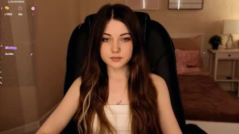 Snapshot of kimmie_shine chatting on 19, 6, 2026 Your Kimmie follow me online show from 19, 6, 2026