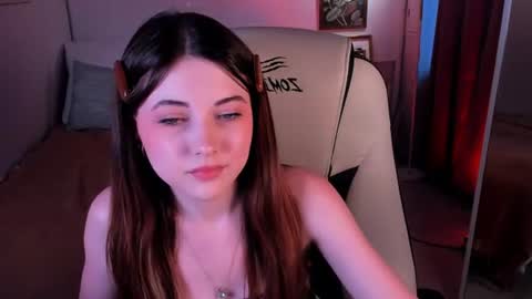 Snapshot of kimmie_shine chatting on 4, 8, 2026 Your Kimmie follow me online show from 4, 8, 2026