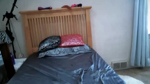 Kimmi Taylor online show from 17, 2, 2025