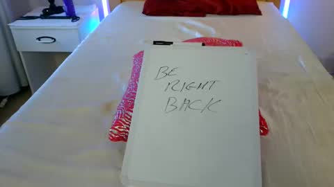 Kimmi Taylor online show from 20, 10, 2025