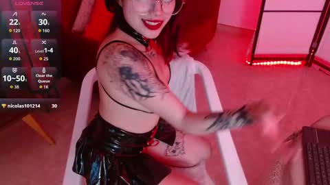 Snapshot of kimmy_red chatting on 16, 10, 2025 KIMMY online show from 16, 10, 2025