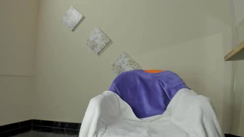 Snapshot of kimthompsonn chatting on 25, 11, 2025 Kim Thompson online show from 25, 11, 2025