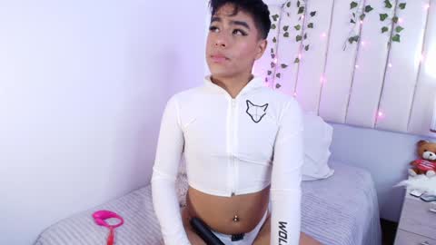 king  help me reach 100 likes online show from 3, 1, 2025