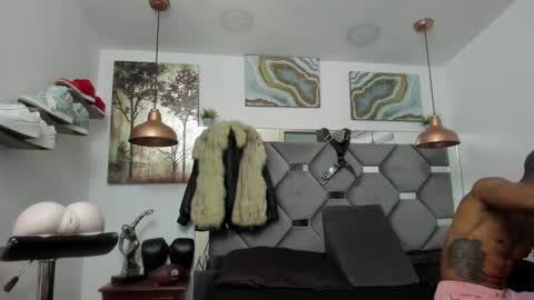 HOT MEN BLACK online show from 26, 1, 2025