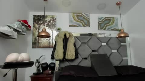 HOT MEN BLACK online show from 27, 1, 2025