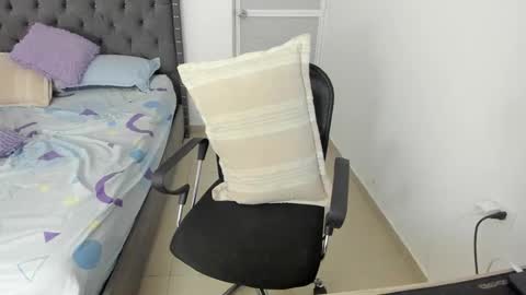 Snapshot of kings_latins chatting on 8, 10, 2025 DOMINANT ALPHA KINGS online show from 8, 10, 2025