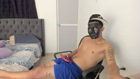 Snapshot of kings_latins chatting on 28, 10, 2025 DOMINANT ALPHA KINGS online show from 28, 10, 2025