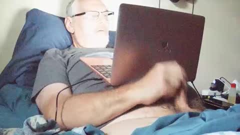 kingtongue10 online show from 1, 10, 2025