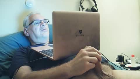 kingtongue10 online show from 11, 10, 2025