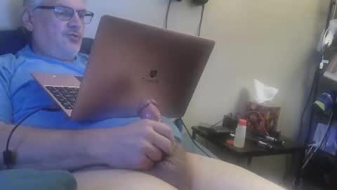 kingtongue10 online show from 10, 3, 2026