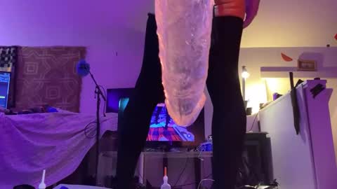 Snapshot of kinksmcgee chatting on 28, 3, 2026 Nikki online show from 28, 3, 2026