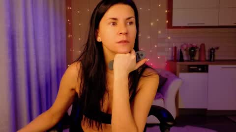 Courtney online show from 24, 2, 2025