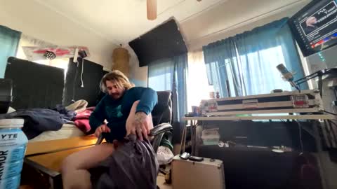 Snapshot of kinkybiguy14 chatting on 9, 10, 2025 Kinky Cassie online show from 9, 10, 2025