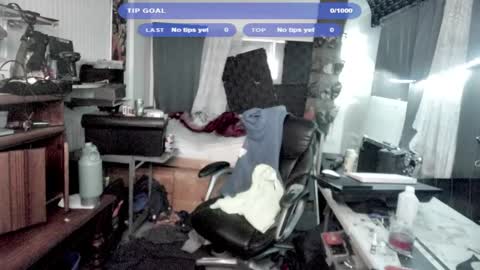 Snapshot of kinkybiguy14 chatting on 4, 11, 2025 Kinky Cassie online show from 4, 11, 2025